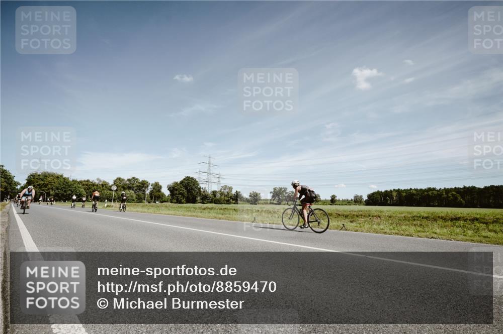 07.09.2025 - 19. Norderstedt Triathlon Michael Burmester http://msf.ph/oto/8859470 07.09.2025 12:44:27 Radfahren 742 meine-sportfotos.de