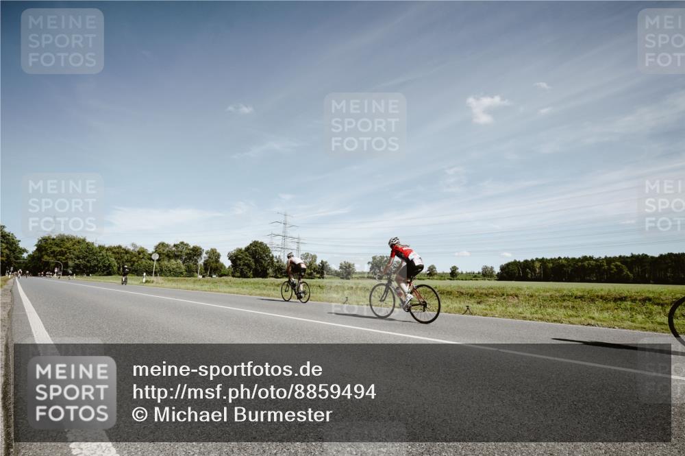 07.09.2025 - 19. Norderstedt Triathlon Michael Burmester http://msf.ph/oto/8859494 07.09.2025 12:44:39 Radfahren 1238 meine-sportfotos.de