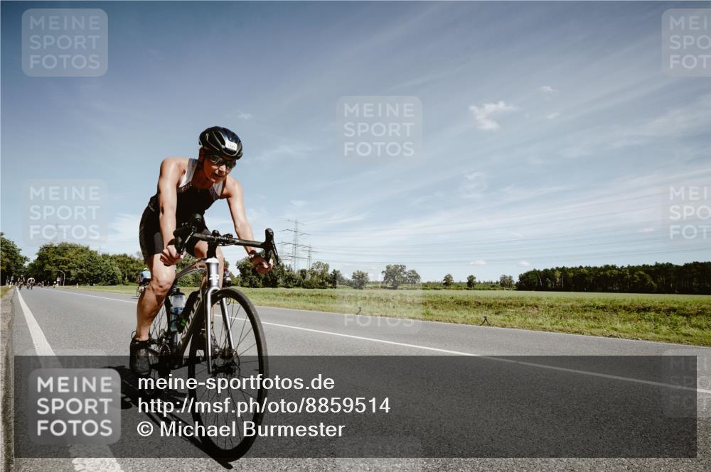 07.09.2025 - 19. Norderstedt Triathlon Michael Burmester http://msf.ph/oto/8859514 07.09.2025 12:44:52 Radfahren 209, 1221, 1360 meine-sportfotos.de