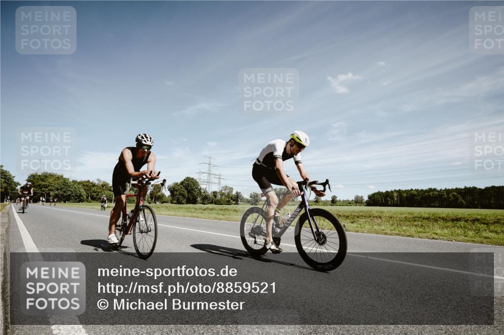 07.09.2025 - 19. Norderstedt Triathlon Michael Burmester http://msf.ph/oto/8859521 07.09.2025 12:44:59 Radfahren 167, 820, 1331 meine-sportfotos.de