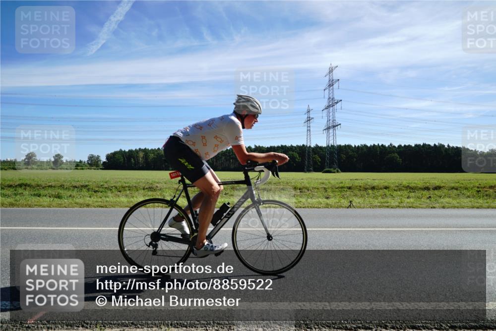 07.09.2025 - 19. Norderstedt Triathlon Michael Burmester http://msf.ph/oto/8859522 07.09.2025 11:39:43 Radfahren 300, 1253 meine-sportfotos.de