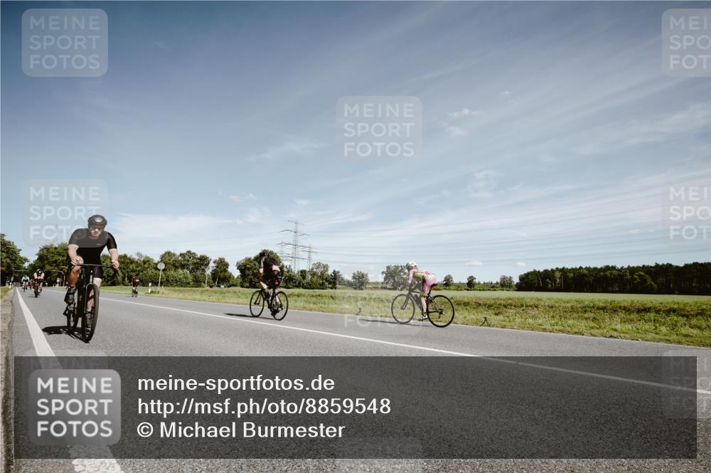 07.09.2025 - 19. Norderstedt Triathlon Michael Burmester http://msf.ph/oto/8859548 07.09.2025 12:45:25 Radfahren 222, 308, 739, 783 meine-sportfotos.de