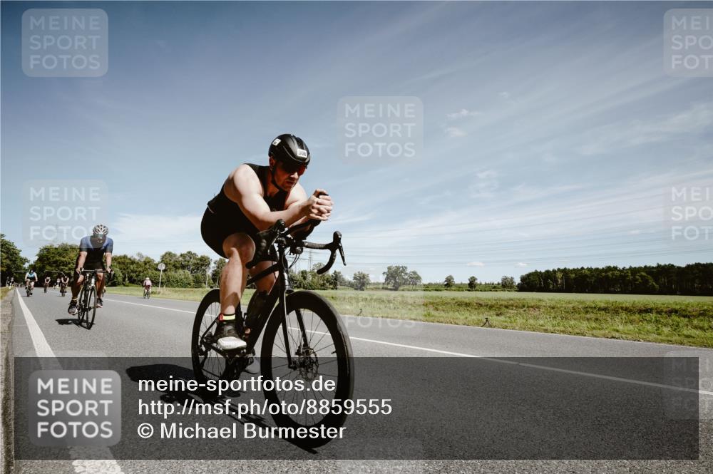 07.09.2025 - 19. Norderstedt Triathlon Michael Burmester http://msf.ph/oto/8859555 07.09.2025 12:45:27 Radfahren 222, 308, 351, 739 meine-sportfotos.de