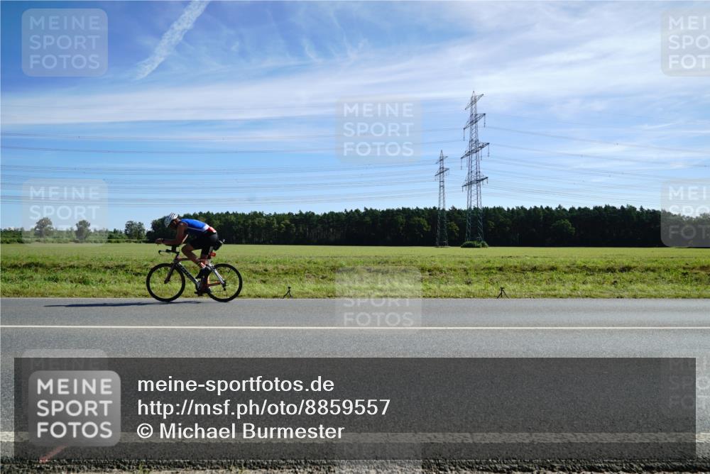 07.09.2025 - 19. Norderstedt Triathlon Michael Burmester http://msf.ph/oto/8859557 07.09.2025 11:40:07 Radfahren 846 meine-sportfotos.de