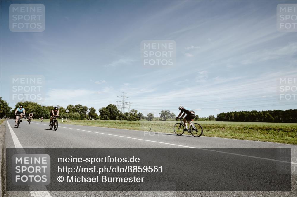 07.09.2025 - 19. Norderstedt Triathlon Michael Burmester http://msf.ph/oto/8859561 07.09.2025 12:45:30 Radfahren 222, 236, 308, 351, 755 meine-sportfotos.de