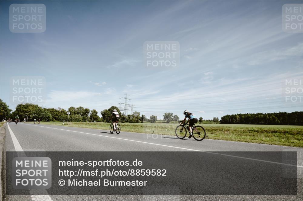 07.09.2025 - 19. Norderstedt Triathlon Michael Burmester http://msf.ph/oto/8859582 07.09.2025 12:45:41 Radfahren 1356 meine-sportfotos.de