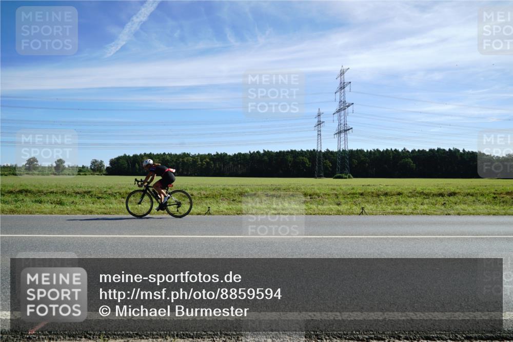 07.09.2025 - 19. Norderstedt Triathlon Michael Burmester http://msf.ph/oto/8859594 07.09.2025 11:40:25 Radfahren 803 meine-sportfotos.de