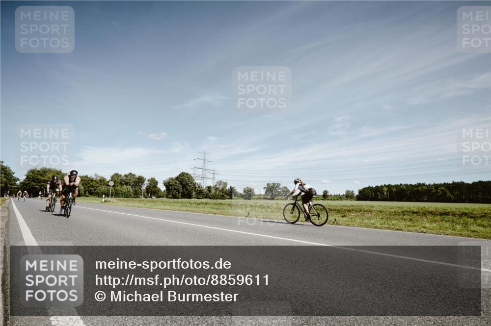07.09.2025 - 19. Norderstedt Triathlon Michael Burmester http://msf.ph/oto/8859611 07.09.2025 12:46:01 Radfahren 166, 305, 1270, 1293 meine-sportfotos.de