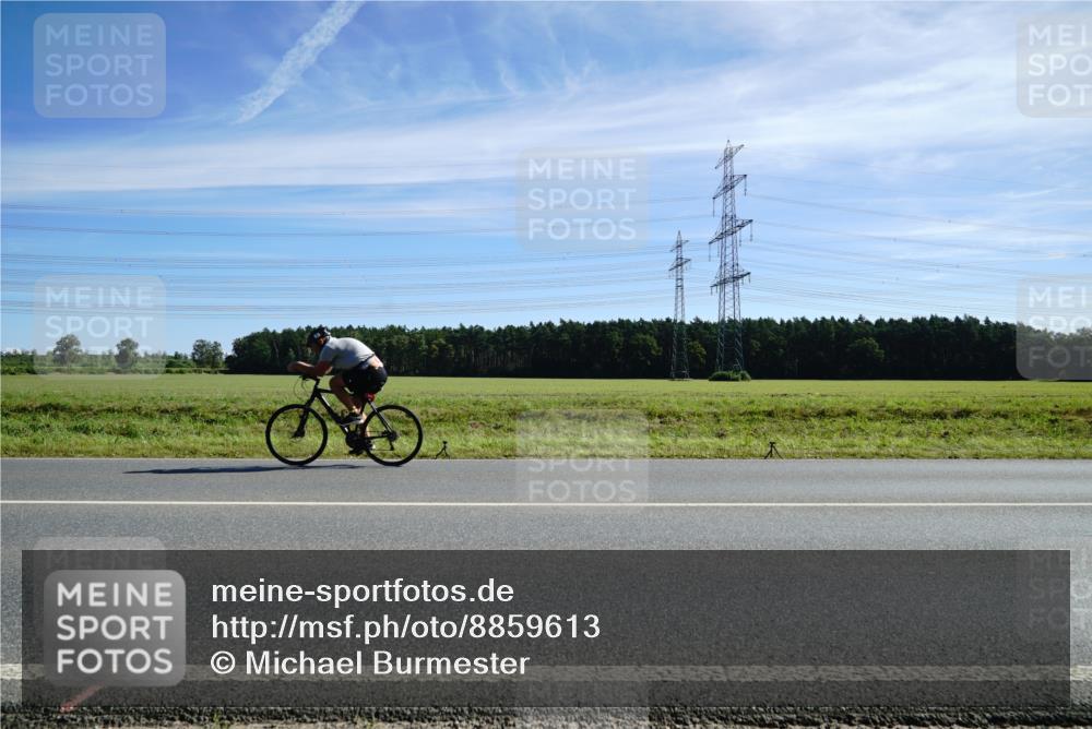 07.09.2025 - 19. Norderstedt Triathlon Michael Burmester http://msf.ph/oto/8859613 07.09.2025 11:40:45 Radfahren 748 meine-sportfotos.de