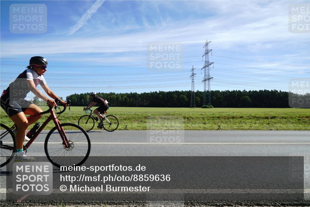 07.09.2025 - 19. Norderstedt Triathlon Michael Burmester http://msf.ph/oto/8859636 07.09.2025 11:40:50 Radfahren 748, 779, 1358 meine-sportfotos.de