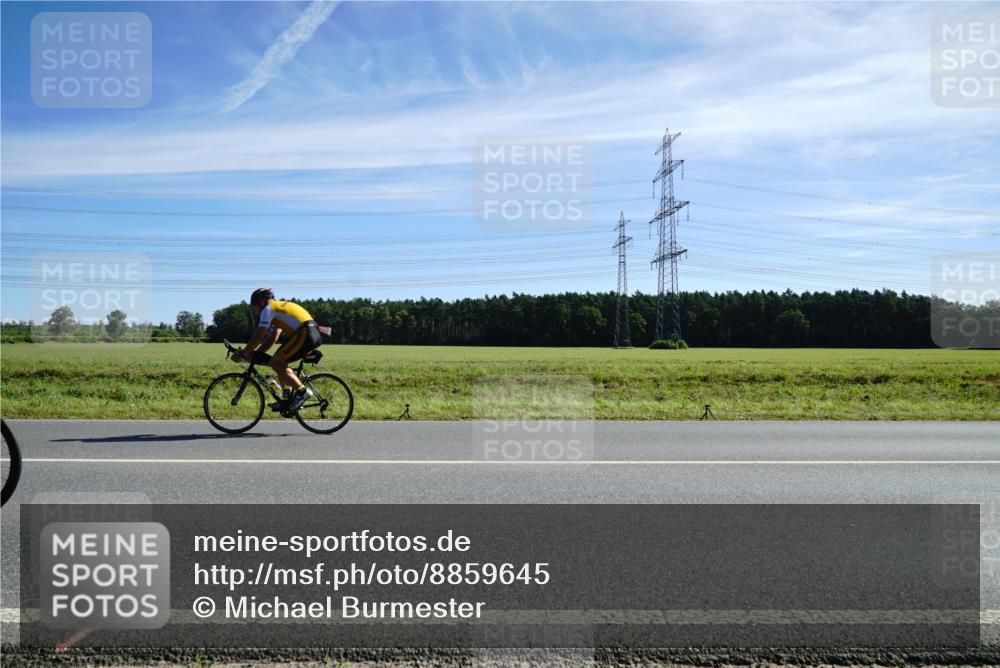 07.09.2025 - 19. Norderstedt Triathlon Michael Burmester http://msf.ph/oto/8859645 07.09.2025 11:40:51 Radfahren 748, 779, 1358 meine-sportfotos.de
