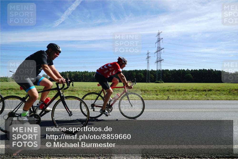 07.09.2025 - 19. Norderstedt Triathlon Michael Burmester http://msf.ph/oto/8859660 07.09.2025 11:40:57 Radfahren 796, 800, 861, 1371 meine-sportfotos.de