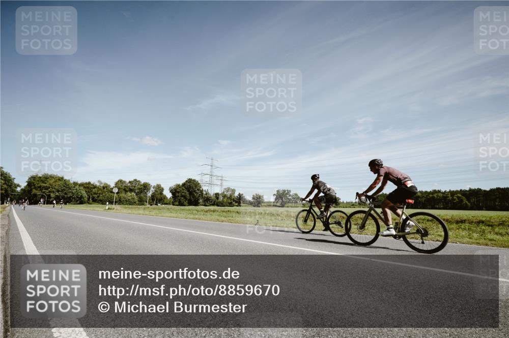 07.09.2025 - 19. Norderstedt Triathlon Michael Burmester http://msf.ph/oto/8859670 07.09.2025 12:46:47 Radfahren  meine-sportfotos.de