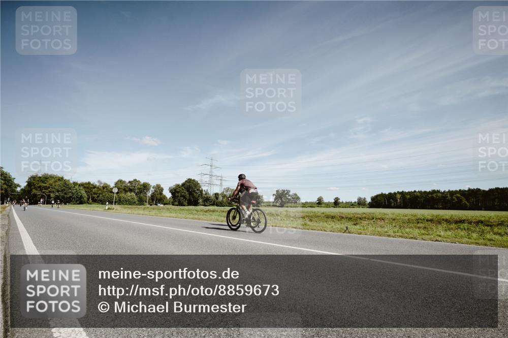 07.09.2025 - 19. Norderstedt Triathlon Michael Burmester http://msf.ph/oto/8859673 07.09.2025 12:46:48 Radfahren  meine-sportfotos.de