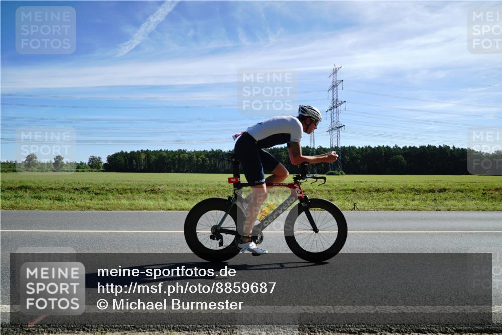 07.09.2025 - 19. Norderstedt Triathlon Michael Burmester http://msf.ph/oto/8859687 07.09.2025 11:41:08 Radfahren 704, 768 meine-sportfotos.de