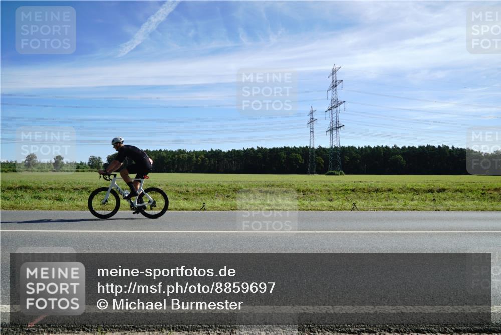 07.09.2025 - 19. Norderstedt Triathlon Michael Burmester http://msf.ph/oto/8859697 07.09.2025 11:41:12 Radfahren  meine-sportfotos.de