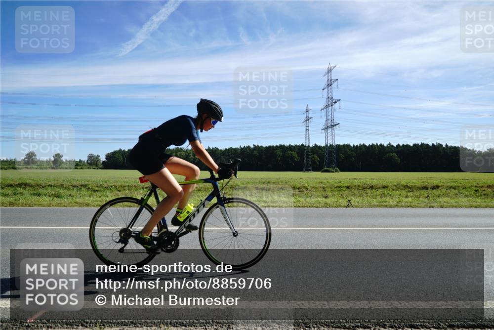 07.09.2025 - 19. Norderstedt Triathlon Michael Burmester http://msf.ph/oto/8859706 07.09.2025 11:41:21 Radfahren 140, 296, 1279 meine-sportfotos.de