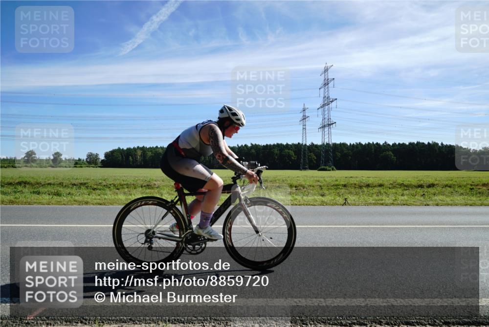 07.09.2025 - 19. Norderstedt Triathlon Michael Burmester http://msf.ph/oto/8859720 07.09.2025 11:41:25 Radfahren 259, 296, 1279 meine-sportfotos.de