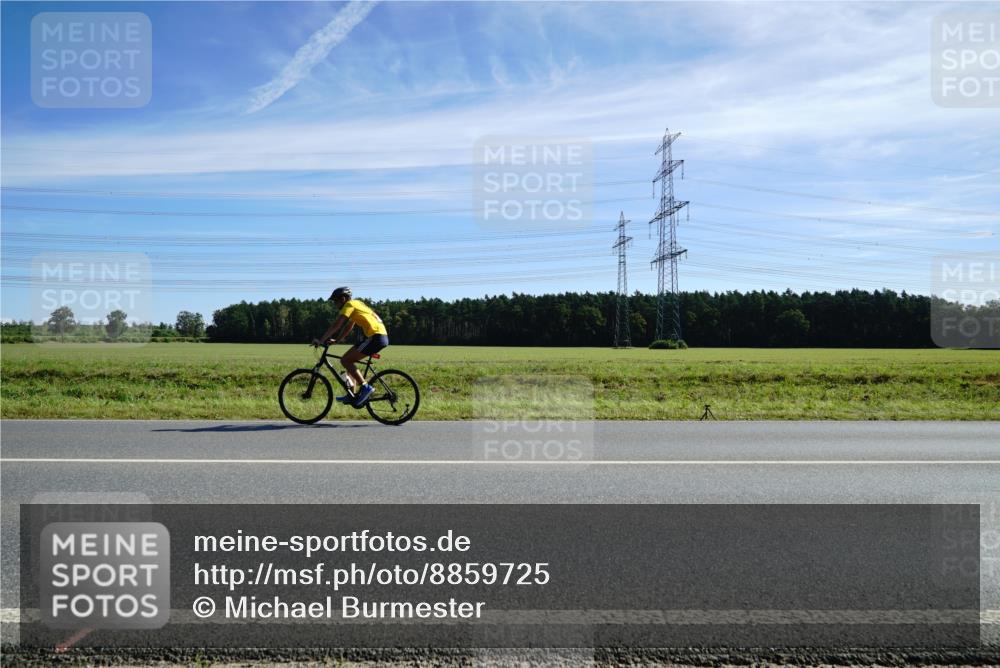 07.09.2025 - 19. Norderstedt Triathlon Michael Burmester http://msf.ph/oto/8859725 07.09.2025 11:41:29 Radfahren 1381 meine-sportfotos.de