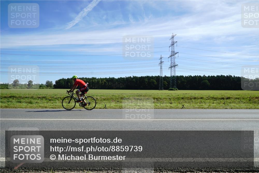 07.09.2025 - 19. Norderstedt Triathlon Michael Burmester http://msf.ph/oto/8859739 07.09.2025 11:41:38 Radfahren 703, 807, 1218 meine-sportfotos.de