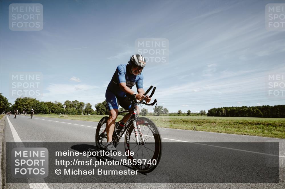 07.09.2025 - 19. Norderstedt Triathlon Michael Burmester http://msf.ph/oto/8859740 07.09.2025 12:47:48 Radfahren 318, 825, 1396 meine-sportfotos.de