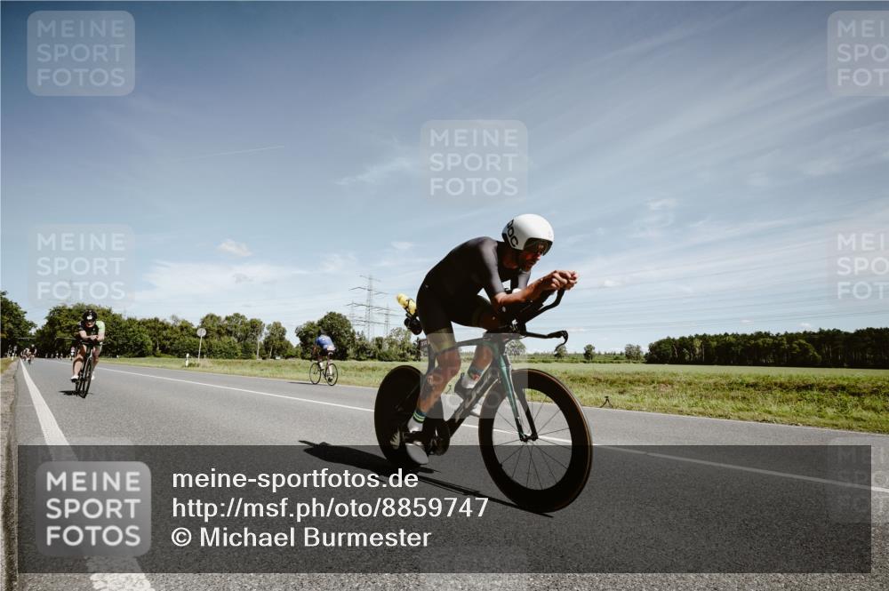 07.09.2025 - 19. Norderstedt Triathlon Michael Burmester http://msf.ph/oto/8859747 07.09.2025 12:47:50 Radfahren 318, 825, 1396 meine-sportfotos.de