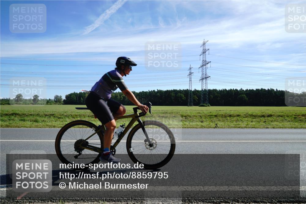 07.09.2025 - 19. Norderstedt Triathlon Michael Burmester http://msf.ph/oto/8859795 07.09.2025 11:42:05 Radfahren 1286 meine-sportfotos.de