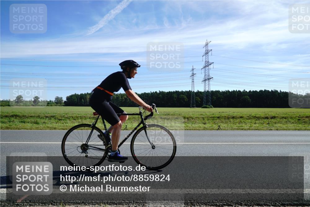 07.09.2025 - 19. Norderstedt Triathlon Michael Burmester http://msf.ph/oto/8859824 07.09.2025 11:42:17 Radfahren 1349 meine-sportfotos.de