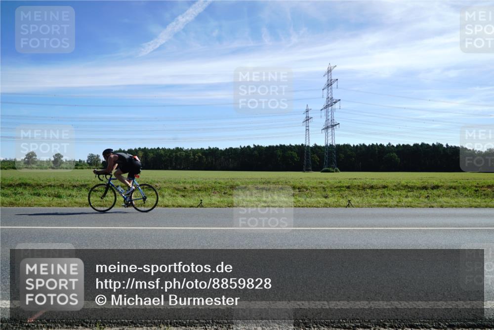 07.09.2025 - 19. Norderstedt Triathlon Michael Burmester http://msf.ph/oto/8859828 07.09.2025 11:42:20 Radfahren 1349 meine-sportfotos.de