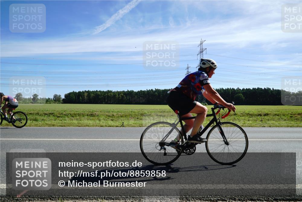 07.09.2025 - 19. Norderstedt Triathlon Michael Burmester http://msf.ph/oto/8859858 07.09.2025 11:42:58 Radfahren 233, 857 meine-sportfotos.de