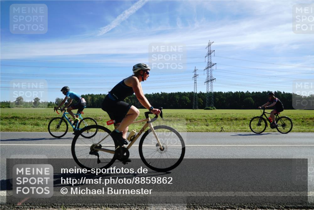 07.09.2025 - 19. Norderstedt Triathlon Michael Burmester http://msf.ph/oto/8859862 07.09.2025 11:43:02 Radfahren 185, 233, 1394 meine-sportfotos.de