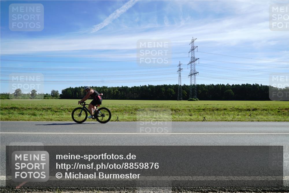 07.09.2025 - 19. Norderstedt Triathlon Michael Burmester http://msf.ph/oto/8859876 07.09.2025 11:43:08 Radfahren 281 meine-sportfotos.de