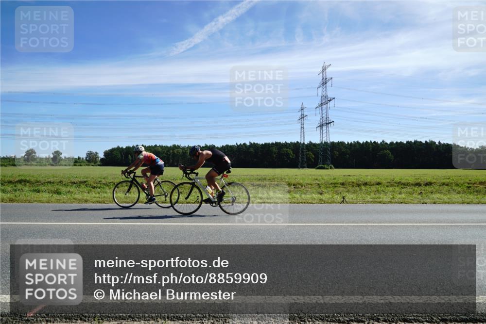 07.09.2025 - 19. Norderstedt Triathlon Michael Burmester http://msf.ph/oto/8859909 07.09.2025 11:44:01 Radfahren  meine-sportfotos.de