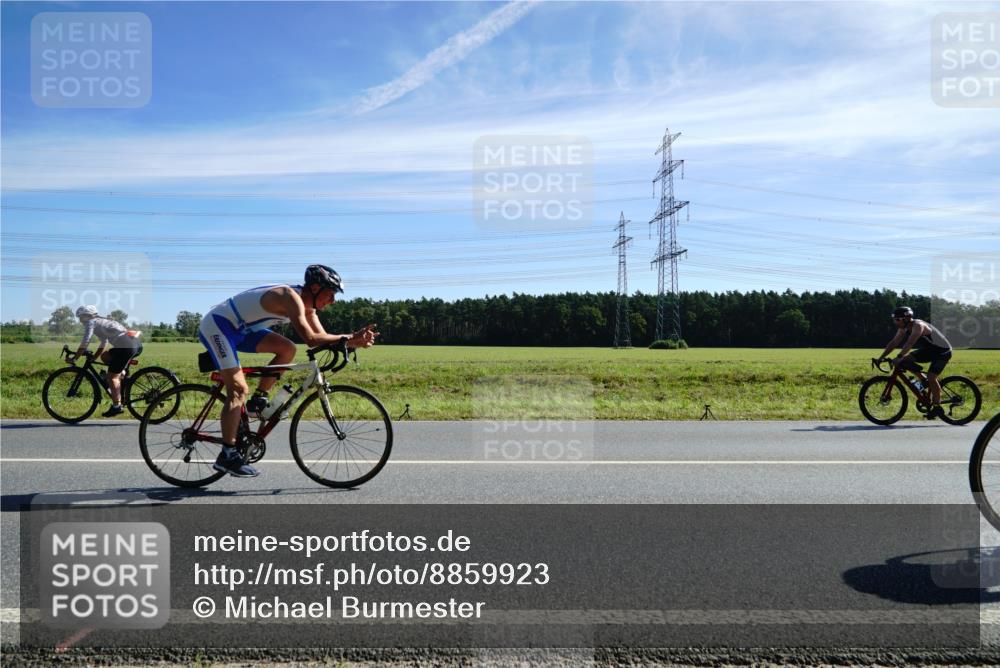 07.09.2025 - 19. Norderstedt Triathlon Michael Burmester http://msf.ph/oto/8859923 07.09.2025 11:44:09 Radfahren 146, 1348 meine-sportfotos.de