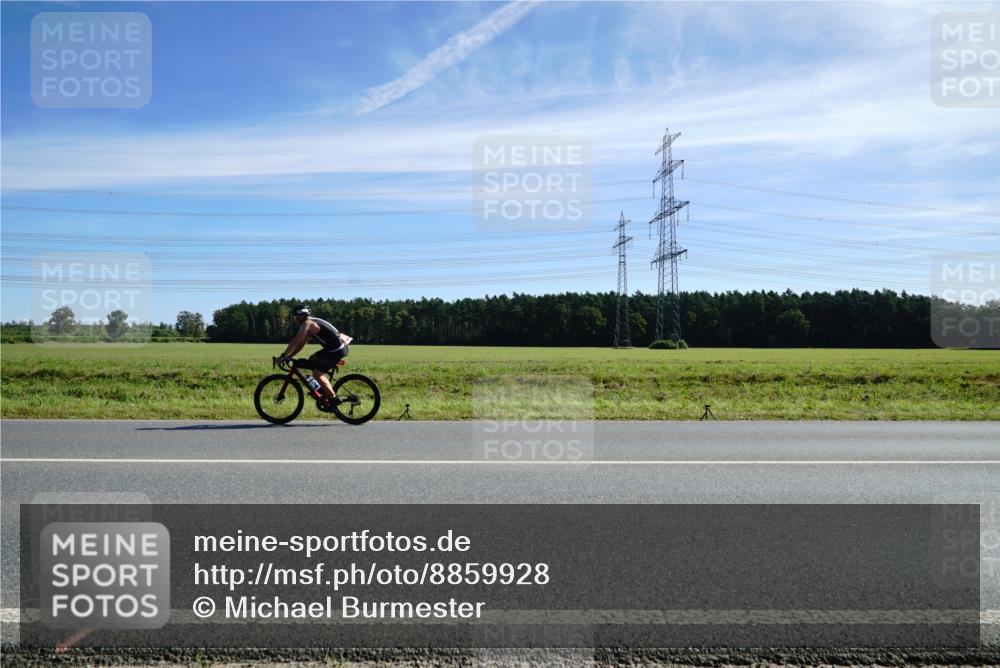 07.09.2025 - 19. Norderstedt Triathlon Michael Burmester http://msf.ph/oto/8859928 07.09.2025 11:44:10 Radfahren 146, 1348 meine-sportfotos.de