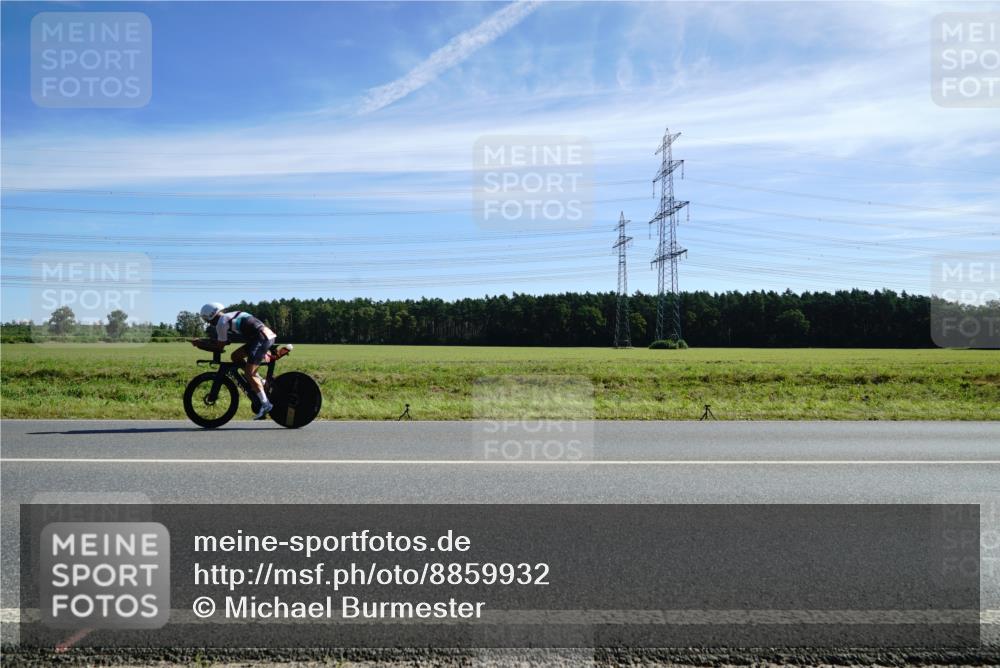 07.09.2025 - 19. Norderstedt Triathlon Michael Burmester http://msf.ph/oto/8859932 07.09.2025 11:44:13 Radfahren 1229 meine-sportfotos.de