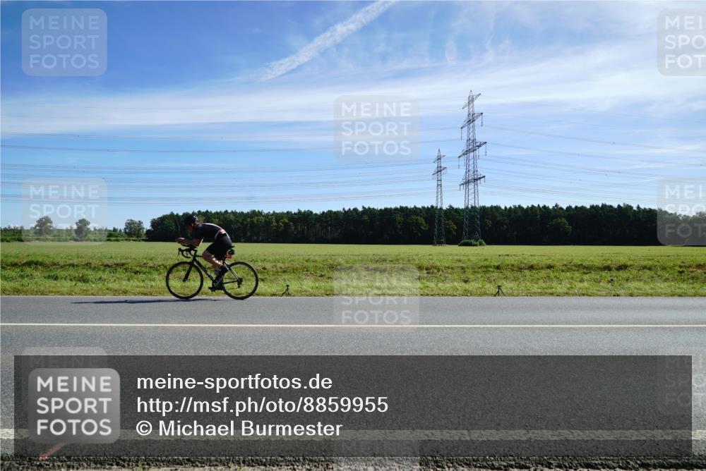 07.09.2025 - 19. Norderstedt Triathlon Michael Burmester http://msf.ph/oto/8859955 07.09.2025 11:44:31 Radfahren 1334 meine-sportfotos.de