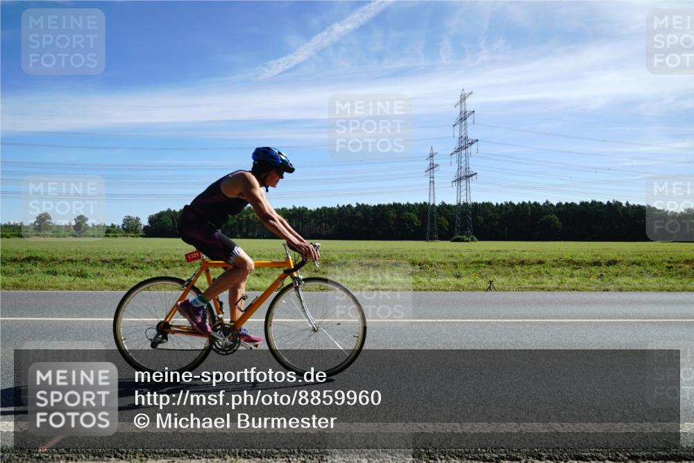 07.09.2025 - 19. Norderstedt Triathlon Michael Burmester http://msf.ph/oto/8859960 07.09.2025 11:44:36 Radfahren 152, 1327 meine-sportfotos.de