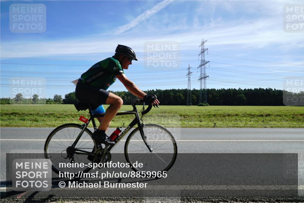 07.09.2025 - 19. Norderstedt Triathlon Michael Burmester http://msf.ph/oto/8859965 07.09.2025 11:44:39 Radfahren 152, 1327 meine-sportfotos.de