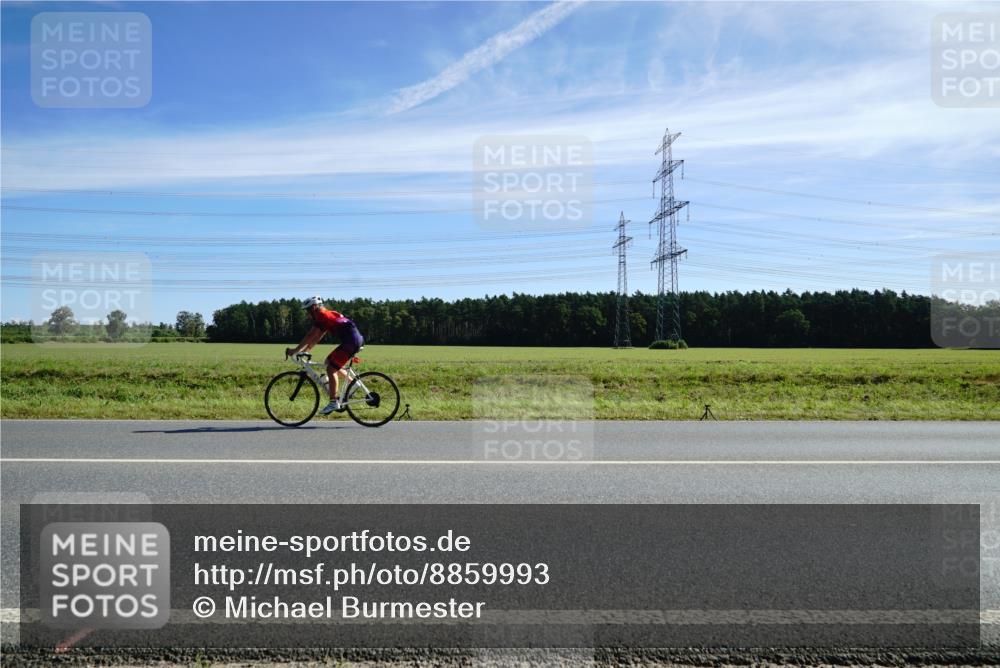 07.09.2025 - 19. Norderstedt Triathlon Michael Burmester http://msf.ph/oto/8859993 07.09.2025 11:44:55 Radfahren 148 meine-sportfotos.de