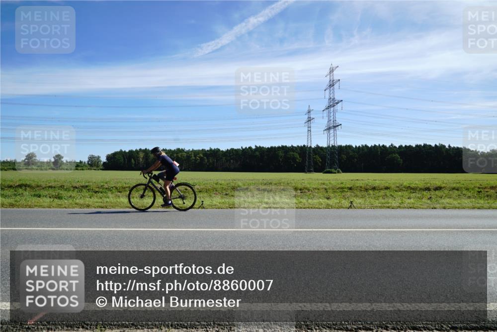 07.09.2025 - 19. Norderstedt Triathlon Michael Burmester http://msf.ph/oto/8860007 07.09.2025 11:45:02 Radfahren  meine-sportfotos.de