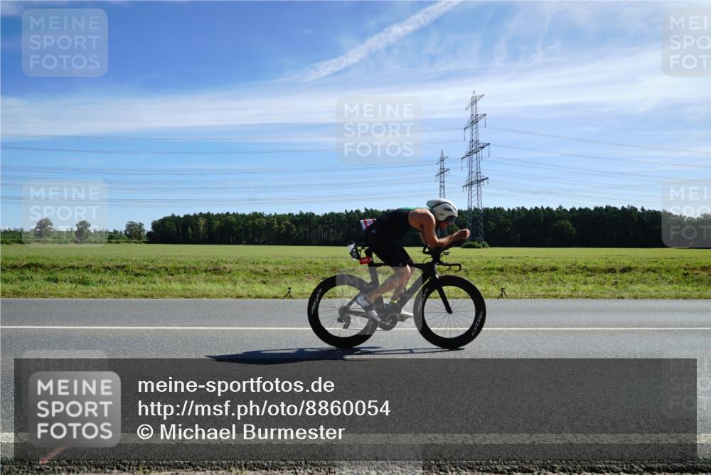 07.09.2025 - 19. Norderstedt Triathlon Michael Burmester http://msf.ph/oto/8860054 07.09.2025 11:45:58 Radfahren 162, 163, 170, 1383 meine-sportfotos.de