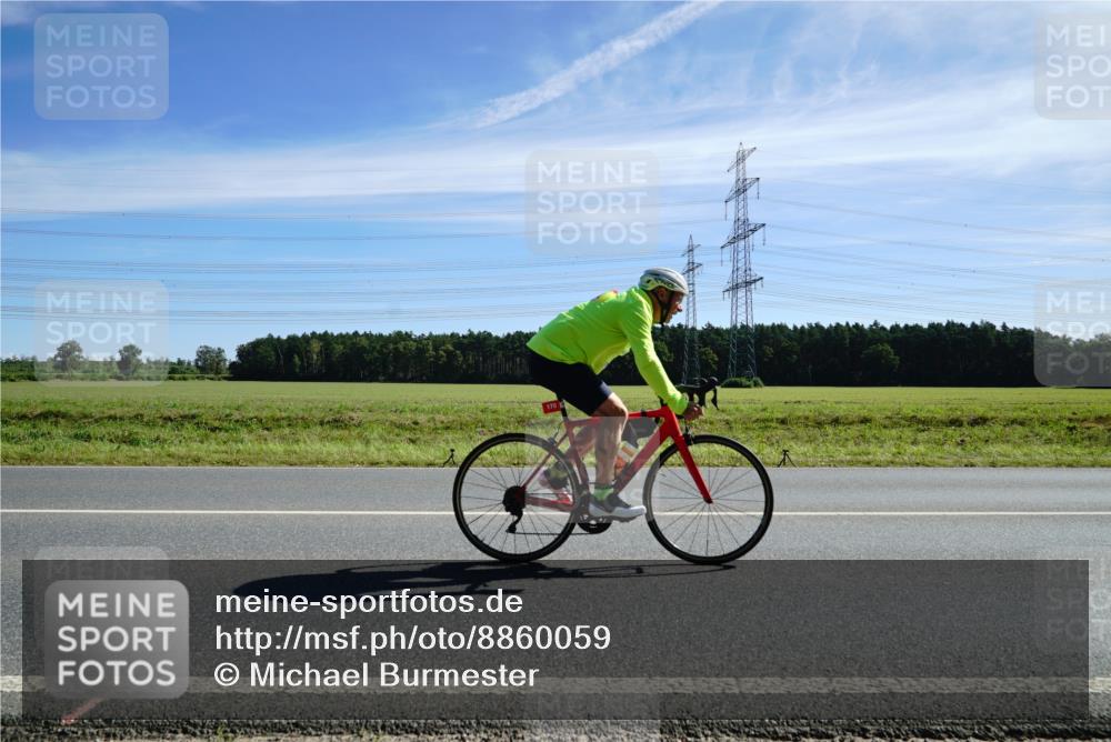 07.09.2025 - 19. Norderstedt Triathlon Michael Burmester http://msf.ph/oto/8860059 07.09.2025 11:45:59 Radfahren 162, 163, 170, 1383 meine-sportfotos.de