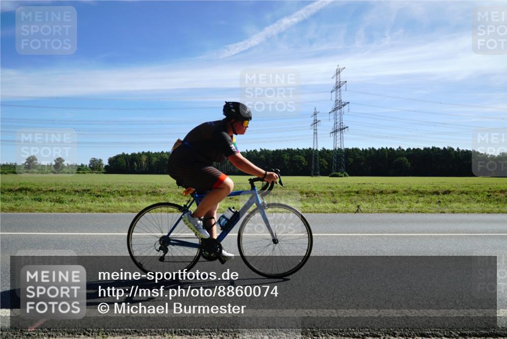 07.09.2025 - 19. Norderstedt Triathlon Michael Burmester http://msf.ph/oto/8860074 07.09.2025 11:46:06 Radfahren 1161 meine-sportfotos.de