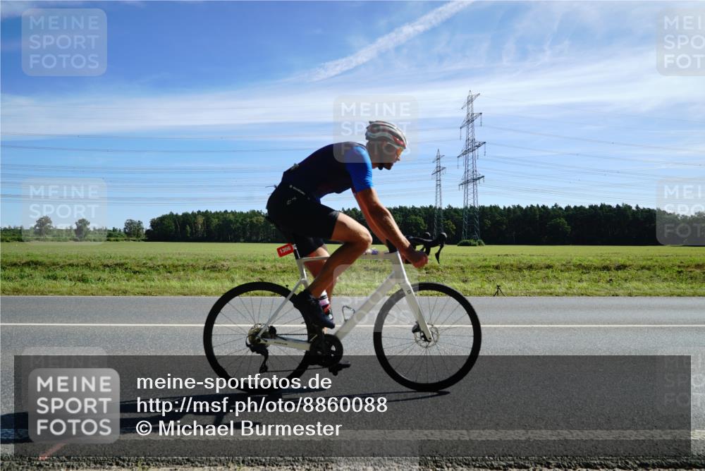 07.09.2025 - 19. Norderstedt Triathlon Michael Burmester http://msf.ph/oto/8860088 07.09.2025 11:46:21 Radfahren 1306 meine-sportfotos.de