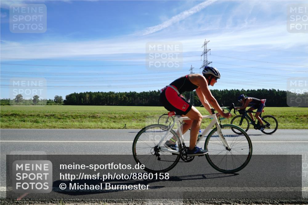 07.09.2025 - 19. Norderstedt Triathlon Michael Burmester http://msf.ph/oto/8860158 07.09.2025 11:46:51 Radfahren 736, 1258, 1333 meine-sportfotos.de