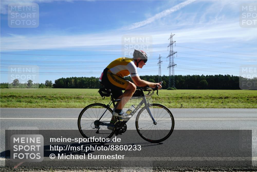 07.09.2025 - 19. Norderstedt Triathlon Michael Burmester http://msf.ph/oto/8860233 07.09.2025 11:47:48 Radfahren 795 meine-sportfotos.de