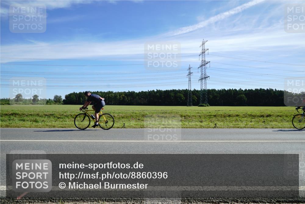 07.09.2025 - 19. Norderstedt Triathlon Michael Burmester http://msf.ph/oto/8860396 07.09.2025 11:49:32 Radfahren  meine-sportfotos.de
