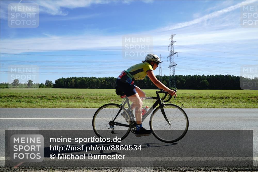 07.09.2025 - 19. Norderstedt Triathlon Michael Burmester http://msf.ph/oto/8860534 07.09.2025 11:51:43 Radfahren 859, 860 meine-sportfotos.de