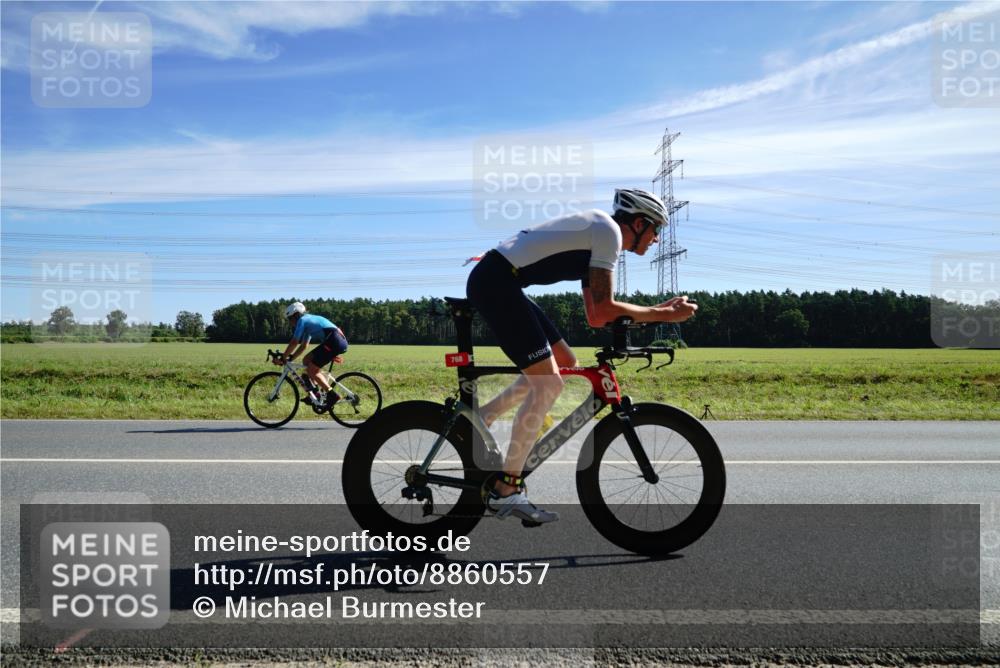 07.09.2025 - 19. Norderstedt Triathlon Michael Burmester http://msf.ph/oto/8860557 07.09.2025 11:52:02 Radfahren 768 meine-sportfotos.de